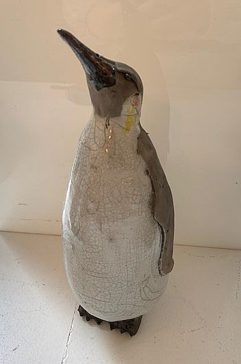 View Adult penguin III