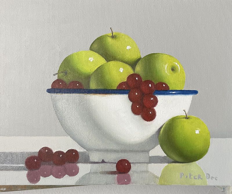 View Bowl of apples and grapes